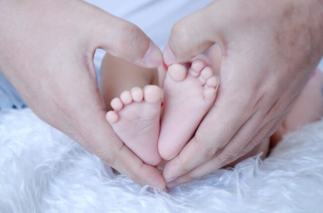 baby feet svg+xml,%3Csvg%20xmlns%3D'http%3A%2F%2Fwww.w3