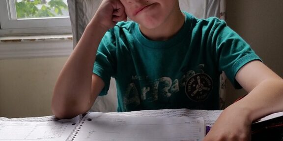 Praca domowa svg+xml,%3Csvg%20xmlns%3D'http%3A%2F%2Fwww.w3